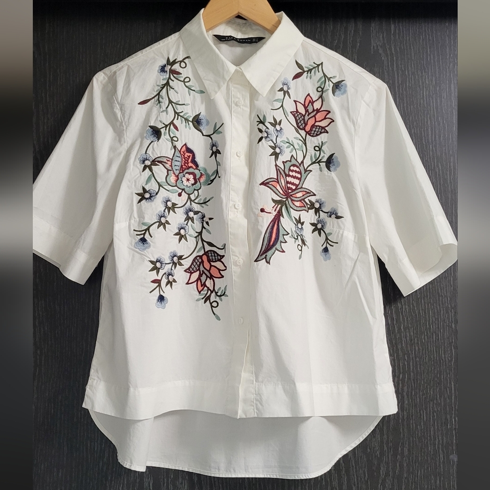 Zara Collection white cotton- blend shirt with contrasting floral embroidery